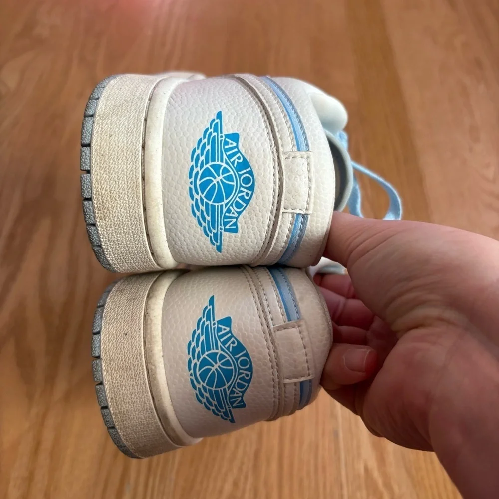 Nike Women's Jordan 1 Low SE Reverse Ice Blue DV1299-104 Sz 9.5